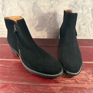 White Mountain Altos Black Suede Block Heel Ankle Boots Size 8.5 NWOT